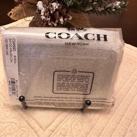 Coach NWT Zip Card Case Silver - Picture 10 of 10